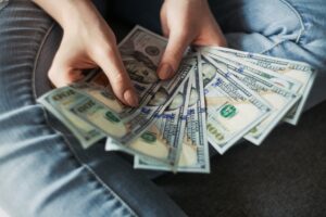 Financial Literacy alexander-mils-lCPhGxs7pww-unsplash